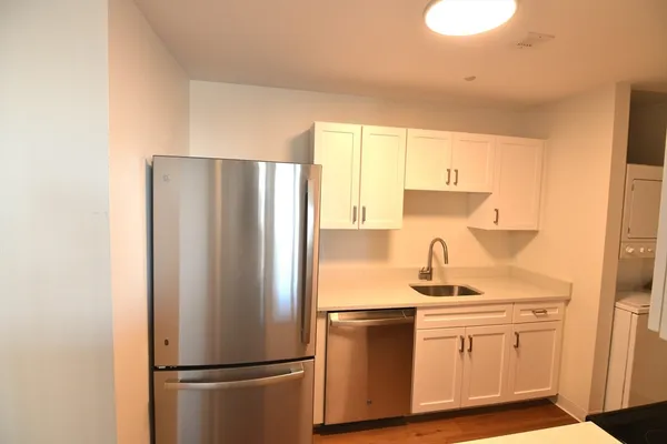 $3,700 | 75 Peterborough Street, Unit 713, Boston, MA 02215