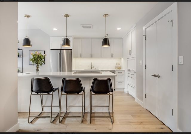 $1,260,000 | 234 Causeway Street, Unit 807, Boston, MA 02114