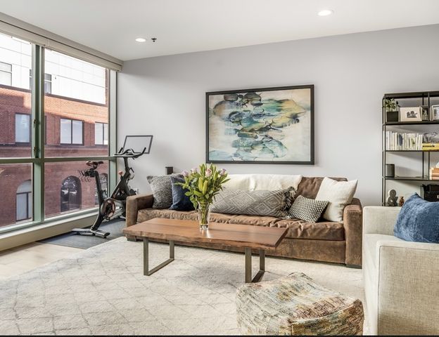 $1,260,000 | 234 Causeway Street, Unit 807, Boston, MA 02114