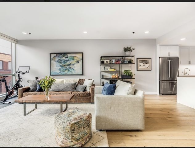 $1,260,000 | 234 Causeway Street, Unit 807, Boston, MA 02114