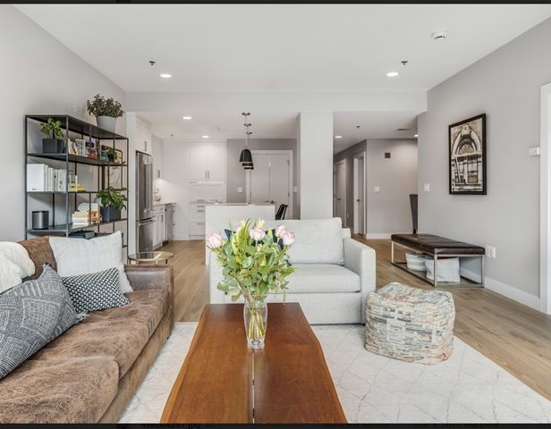 $1,260,000 | 234 Causeway Street, Unit 807, Boston, MA 02114