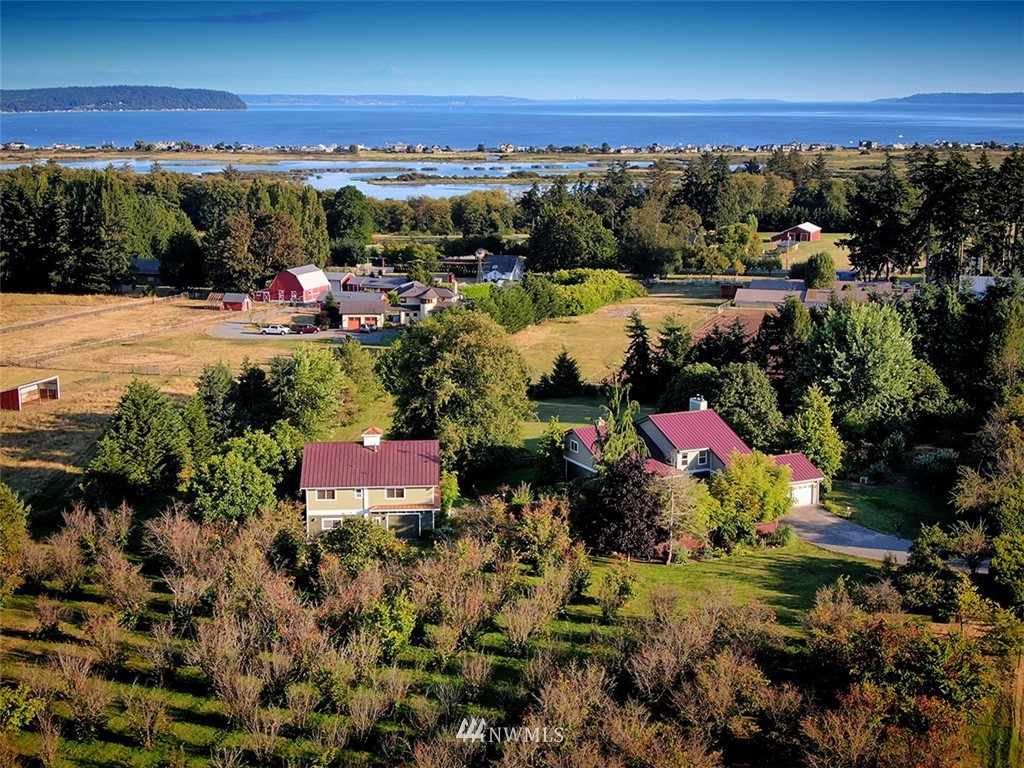 5749 Double Bluff Road Freeland, WA 98249 - Photo 2 of 40 a view of a city