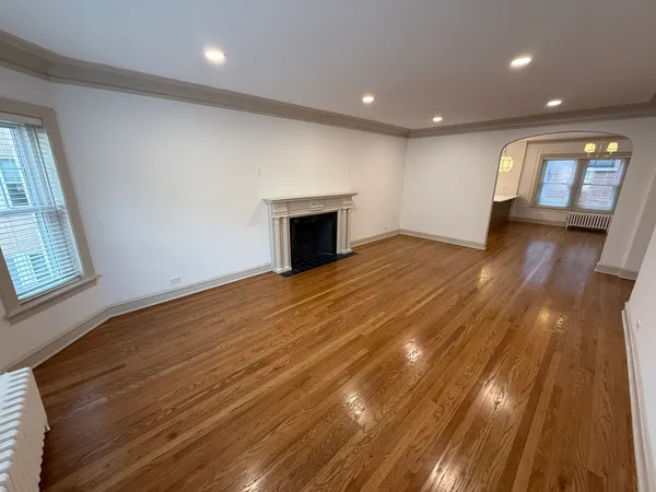 $2,995 | 531 Hinman Avenue, Unit B1, Evanston, IL 60202