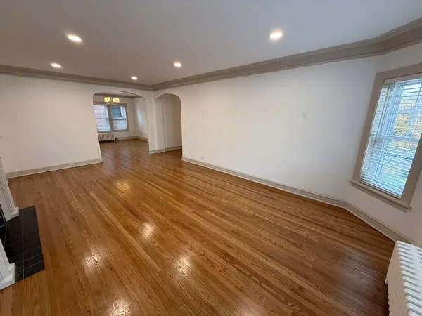 $2,995 | 531 Hinman Avenue, Unit B1, Evanston, IL 60202
