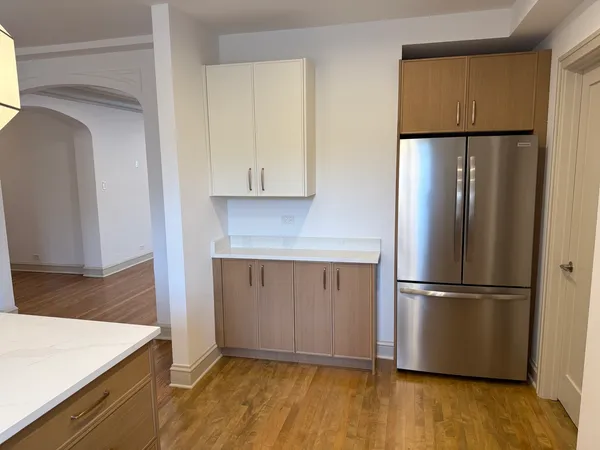 $2,995 | 531 Hinman Avenue, Unit B1, Evanston, IL 60202