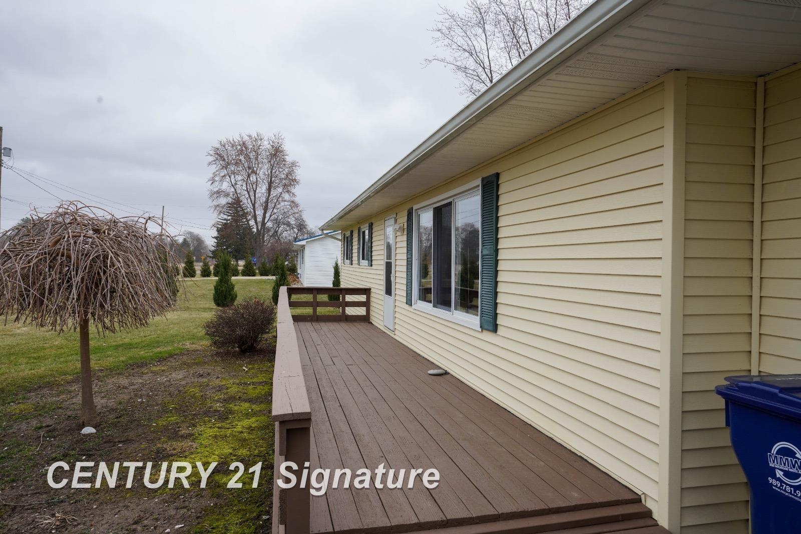 8395 Ederer Road Saginaw, MI 48609 - Photo 2 of 34 50169621-6a3a152f-d788-4f81-bea9-6a877df2f685.JPG