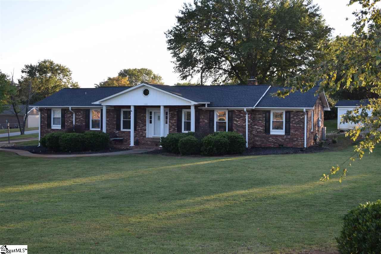 1305 Springdale Road Cowpens, SC 29330 - Photo 3 of 29