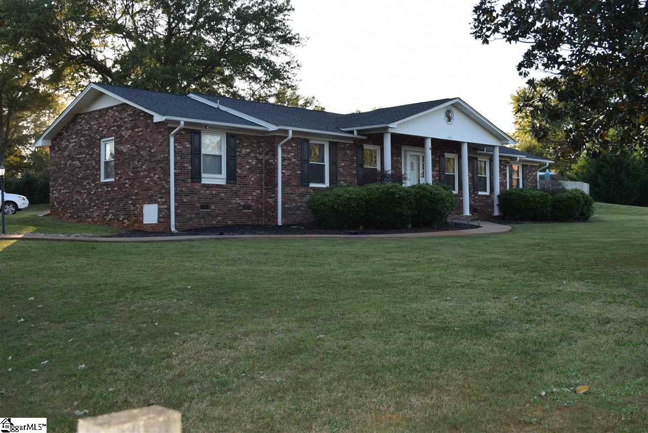 1305 Springdale Road Cowpens, SC 29330 - Photo 4 of 29