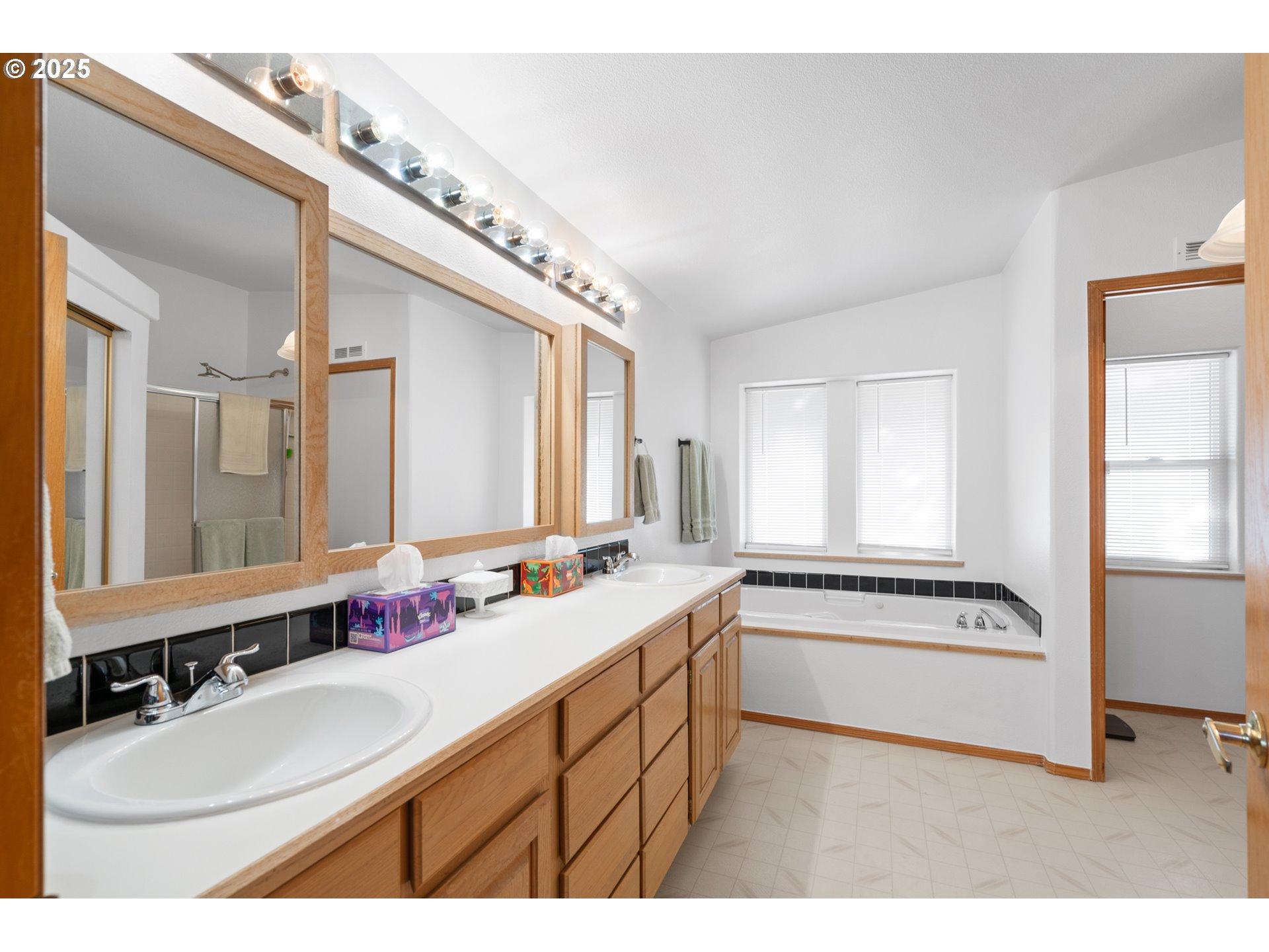 34656 County 1172 Road Stanfield, OR 97875 - Photo 14 of 47 a bathroom with a sink double vanity