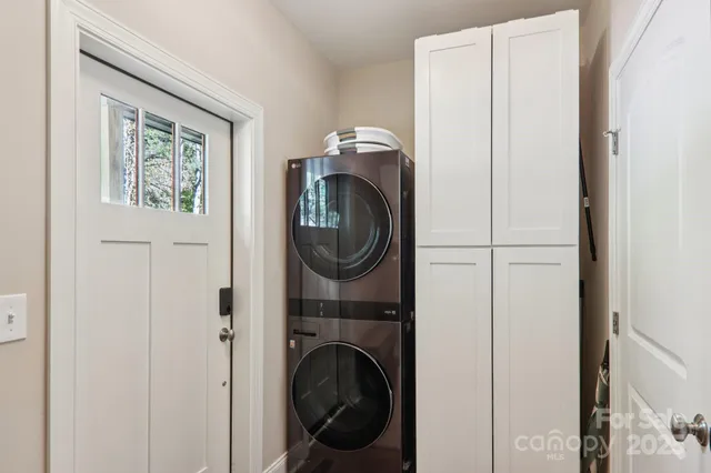 $859,000 | 1367 Old Mill Road, Hendersonville, NC 28792