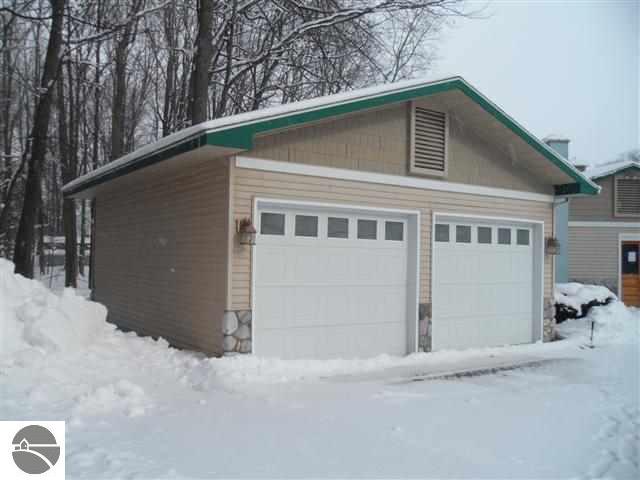 559 Bass Lake Road Traverse City, MI 49685 - Photo 4 of 41 1742212-3.JPG