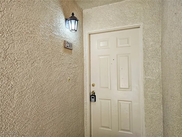 $1,460 | 7143 South Durango Drive, Unit 210, Las Vegas, NV 89113