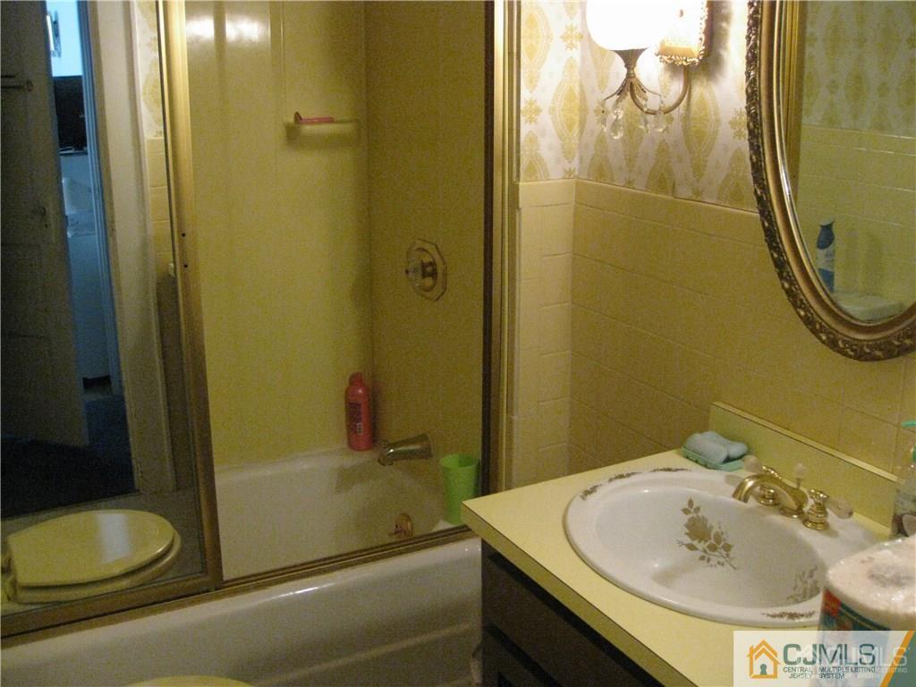 36 Milltown Road East Brunswick, NJ 08816 - Photo 7 of 13 Gallery Image 7