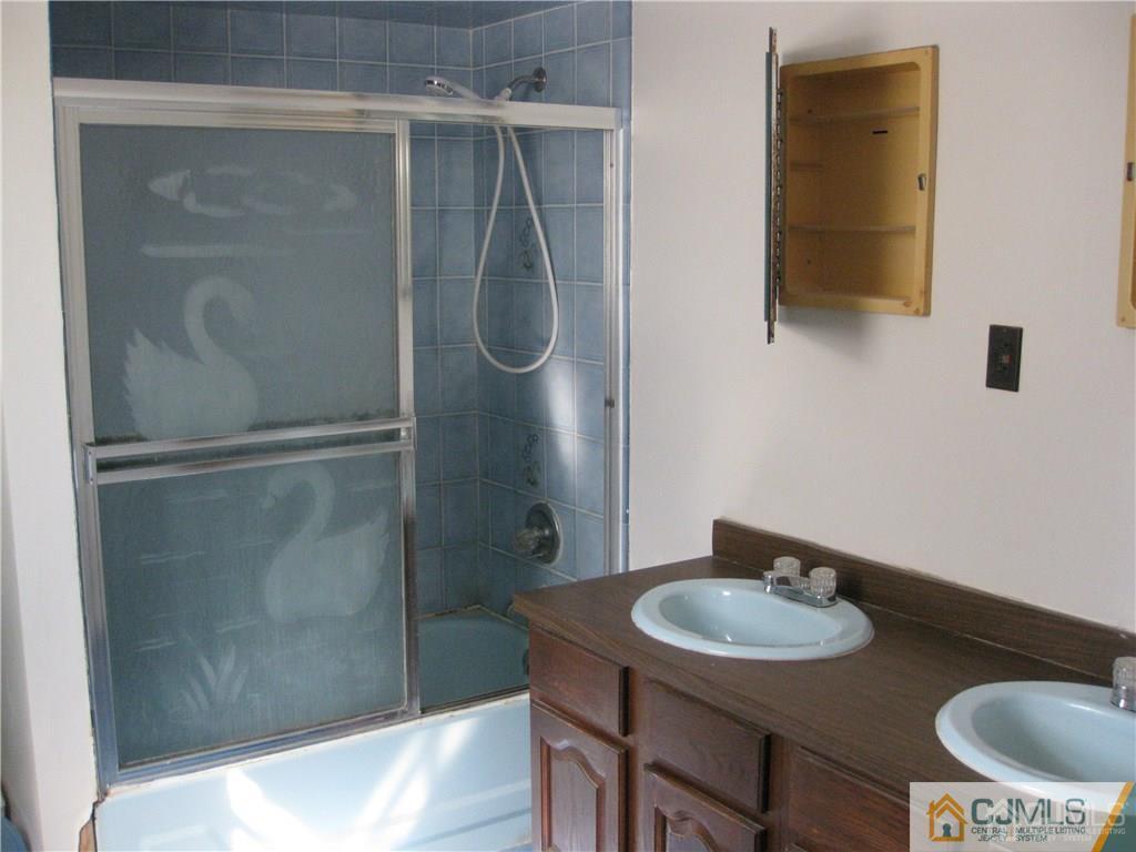 36 Milltown Road East Brunswick, NJ 08816 - Photo 8 of 13 Gallery Image 8