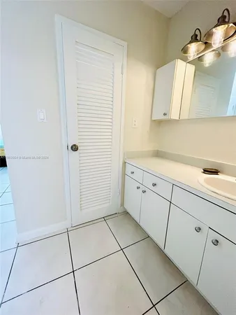 $5,000 | 100 Lincoln Road, Unit 1241, Miami Beach, FL 33139