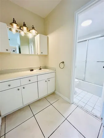 $5,000 | 100 Lincoln Road, Unit 1241, Miami Beach, FL 33139