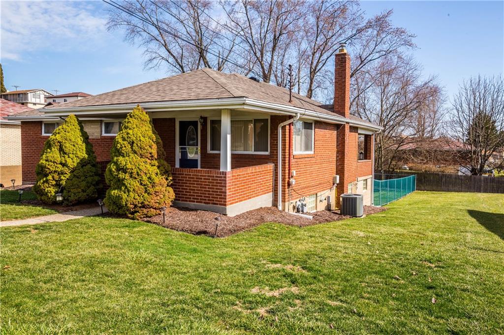 104 Ewing Road McKees Rocks, PA 15136 - Photo 2 of 22