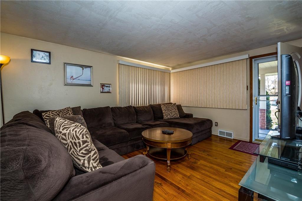 104 Ewing Road McKees Rocks, PA 15136 - Photo 3 of 22