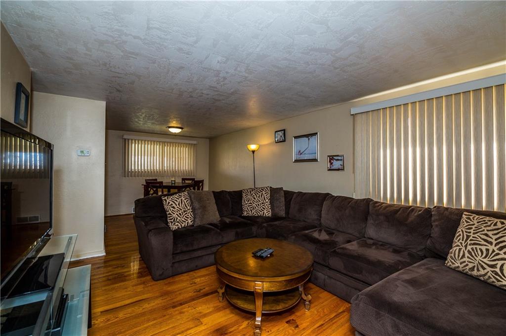 104 Ewing Road McKees Rocks, PA 15136 - Photo 4 of 22