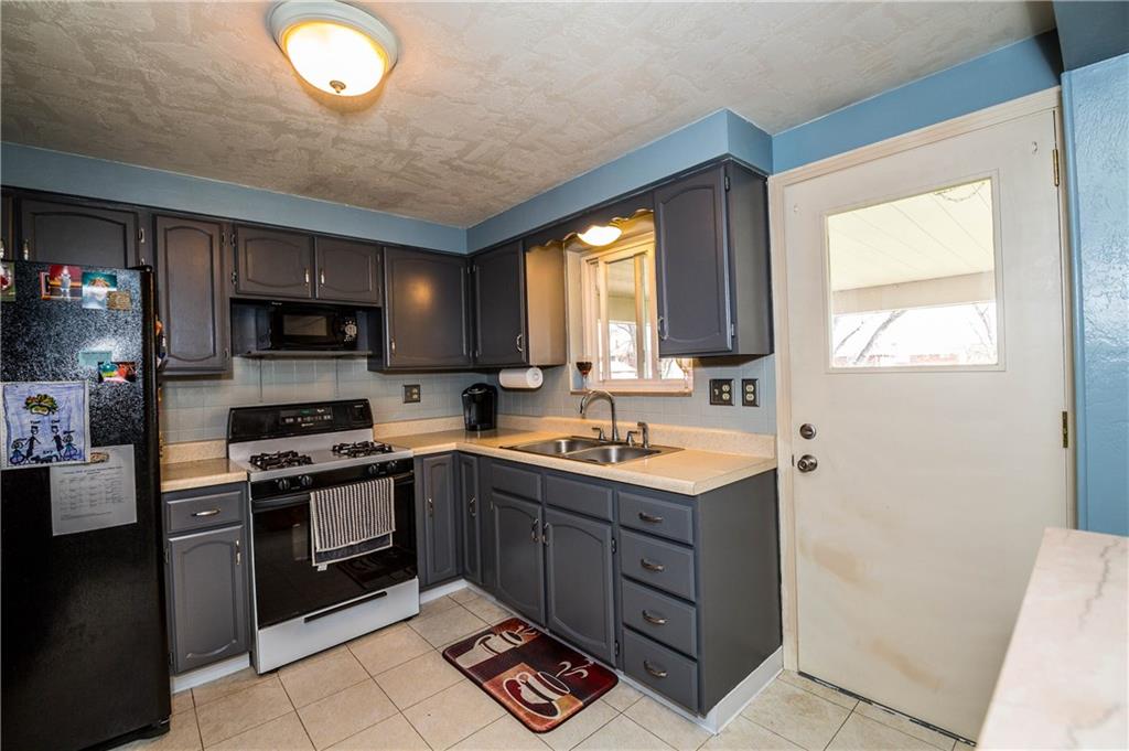 104 Ewing Road McKees Rocks, PA 15136 - Photo 8 of 22