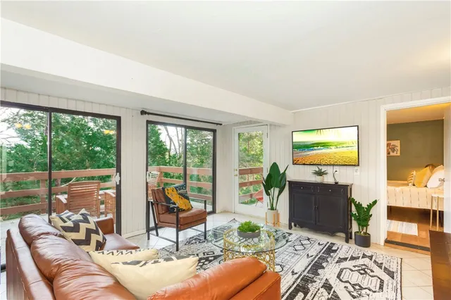 $410,000 | 579 East Victoria Court, Lake Arrowhead, CA 92352