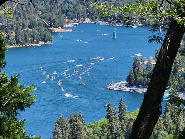 $410,000 | 579 East Victoria Court, Lake Arrowhead, CA 92352