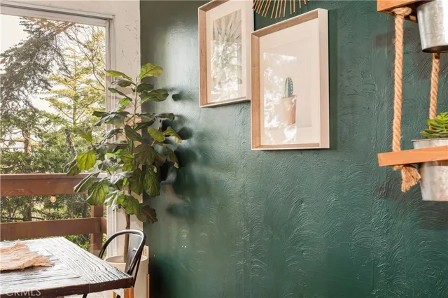 $410,000 | 579 East Victoria Court, Lake Arrowhead, CA 92352