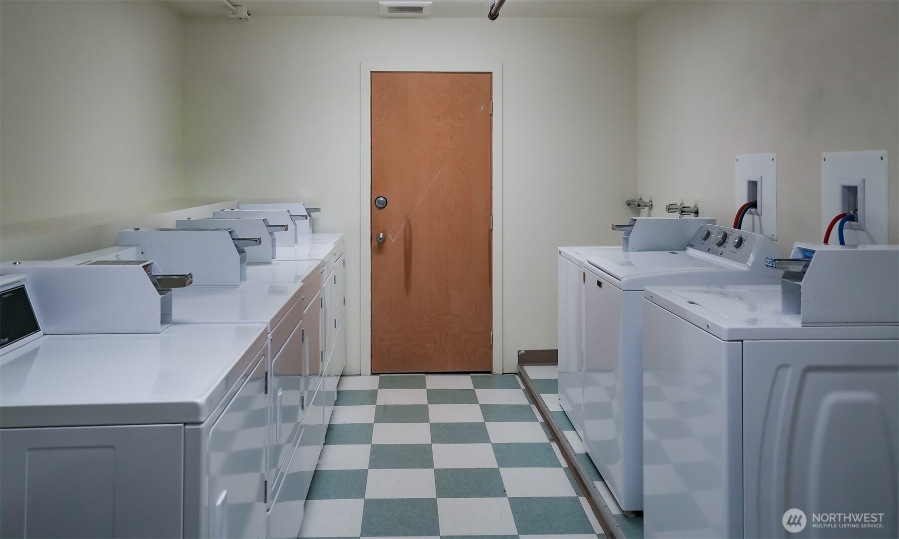 220 Tanner Way, Unit 206 Snoqualmie Pass, WA 98068 - Photo 31 of 37