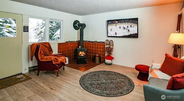 $495,000 | 220 Tanner Way, Unit 206, Snoqualmie Pass, WA 98068