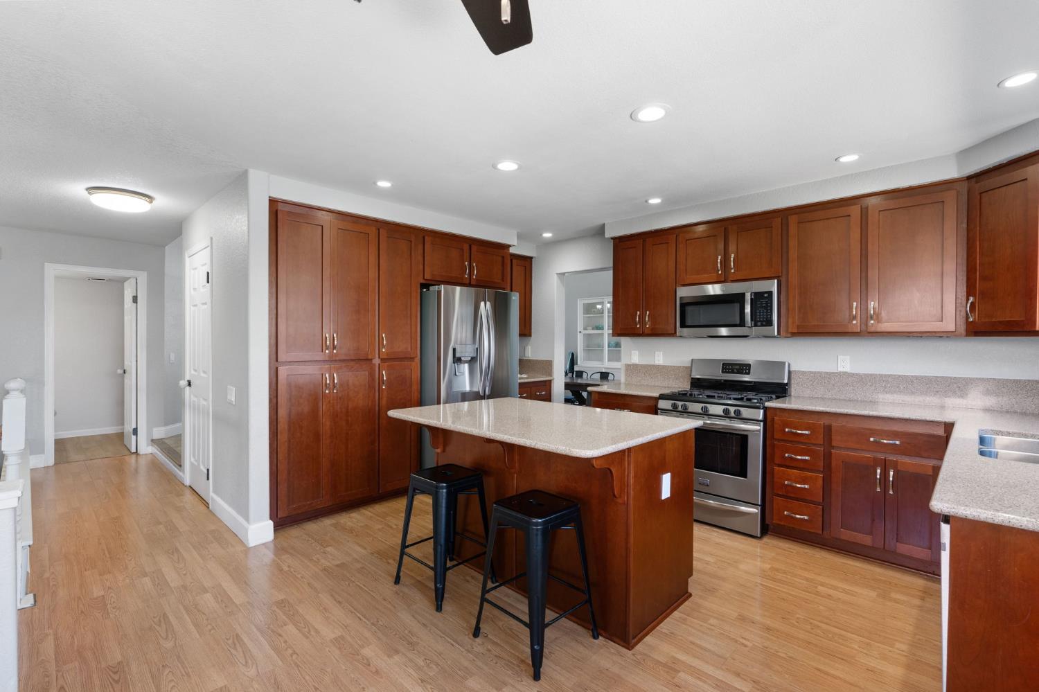 1004 Shasta Avenue Modesto, CA 95358 - Photo 6 of 63