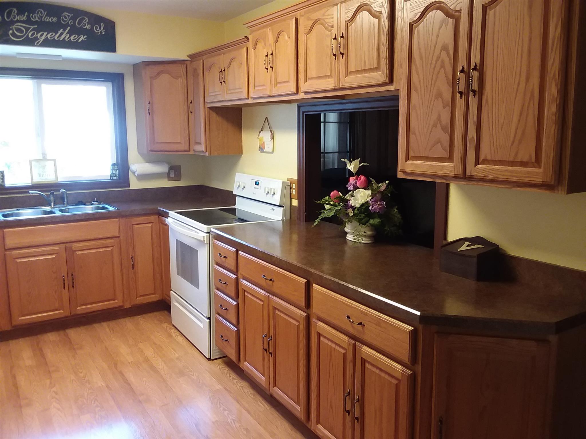 907 North Hawthorne Road Marion, IN 46952 - Photo 4 of 28 Gallery Image 4