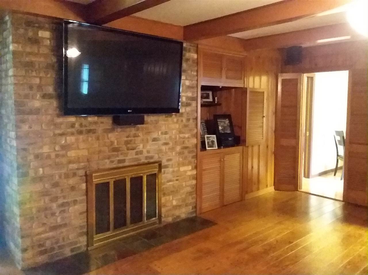 907 North Hawthorne Road Marion, IN 46952 - Photo 8 of 28 Gallery Image 8