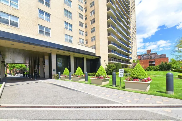 $749,000 | 110-11 Queens Boulevard, Unit 2H | Forest Hills