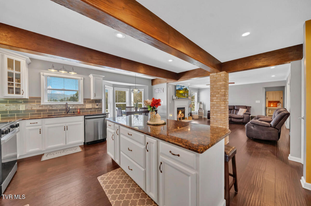 31 Colricia Drive Greeneville, TN 37745 - Photo 3 of 45 IMG_6351