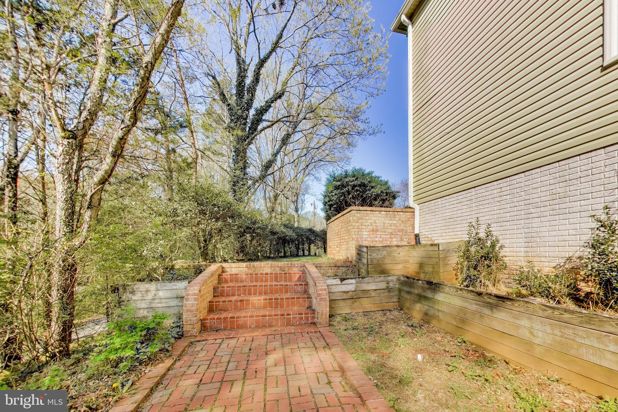 3137 Hunt Road Oakton, VA 22124 - Photo 74 of 93 Side of Home