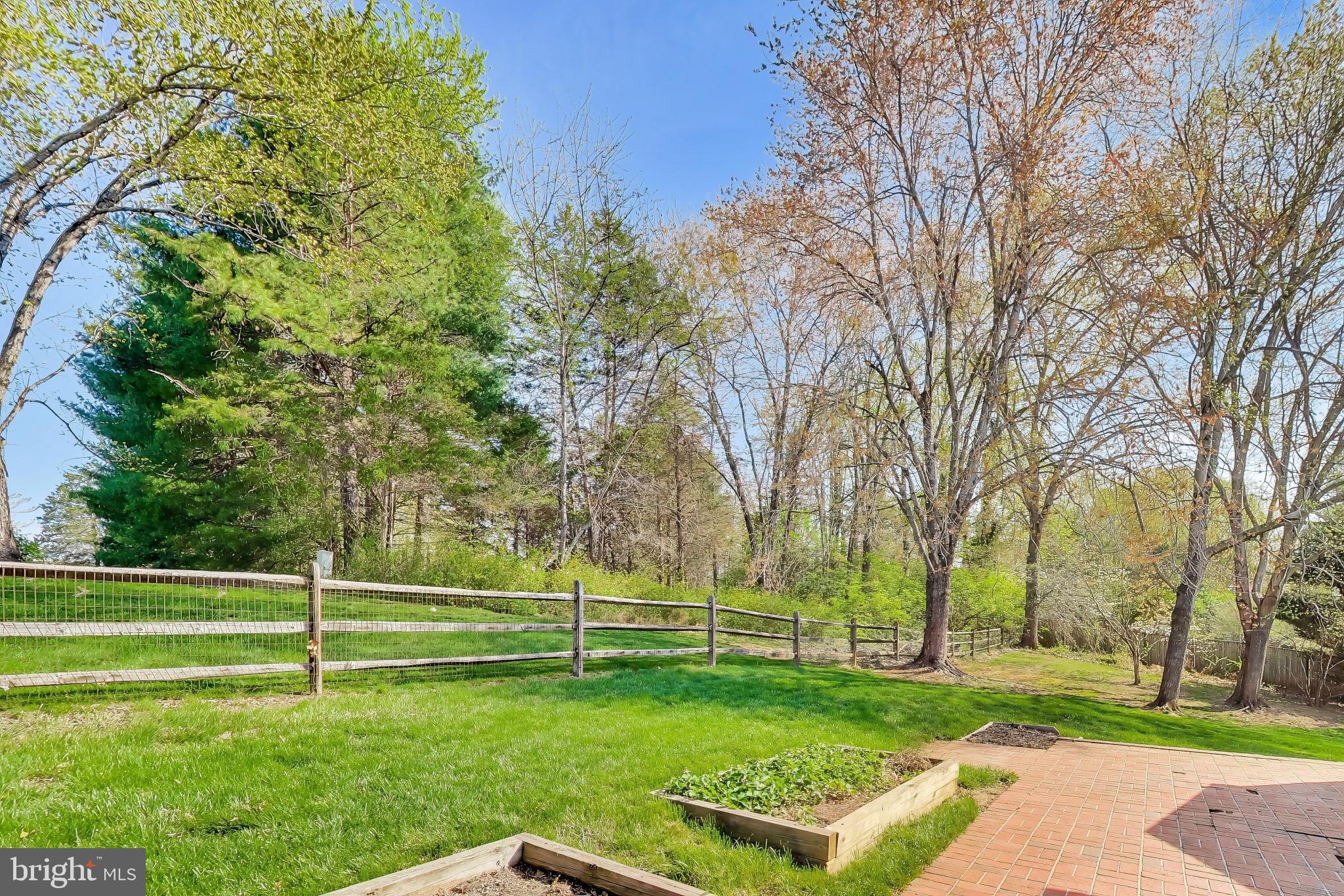 3137 Hunt Road Oakton, VA 22124 - Photo 75 of 93 Side of Home/Yard