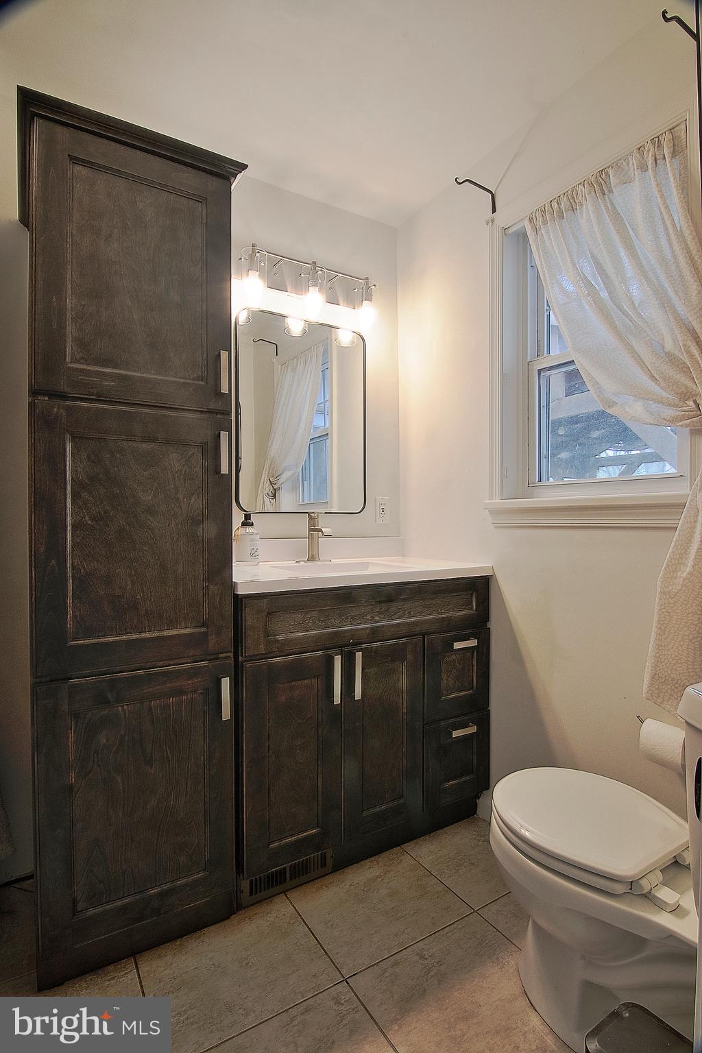 951 Grosstown Road Stowe, PA 19464 - Photo 20 of 34 First Floor Full Bath