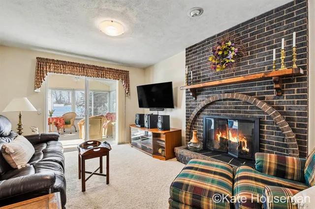 $410,000 | 1921 Camille Drive Southeast, Grand Rapids, MI 49546