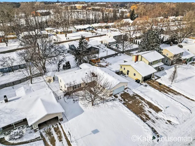 $410,000 | 1921 Camille Drive Southeast, Grand Rapids, MI 49546