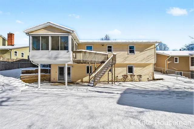 $410,000 | 1921 Camille Drive Southeast, Grand Rapids, MI 49546