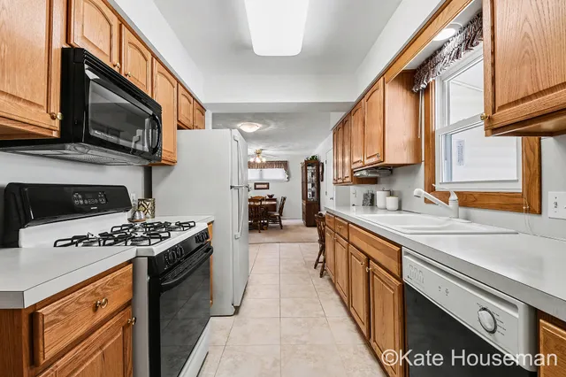 $410,000 | 1921 Camille Drive Southeast, Grand Rapids, MI 49546