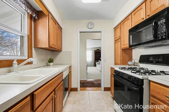 $410,000 | 1921 Camille Drive Southeast, Grand Rapids, MI 49546