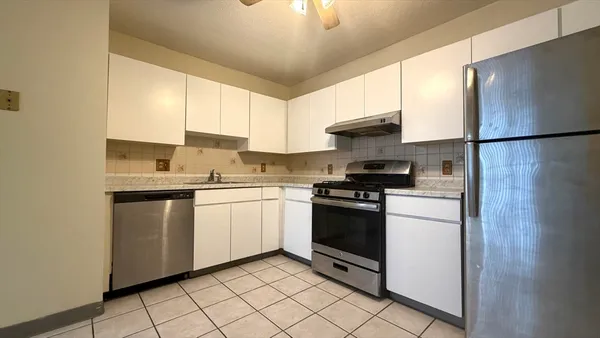 $2,300 | 22 Kenmar Drive, Unit 200, Billerica, MA 01821