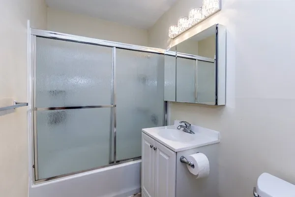$2,300 | 22 Kenmar Drive, Unit 200, Billerica, MA 01821
