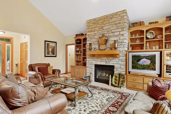 $1,049,000 | 241 Starrwood, Hudson, WI 54016