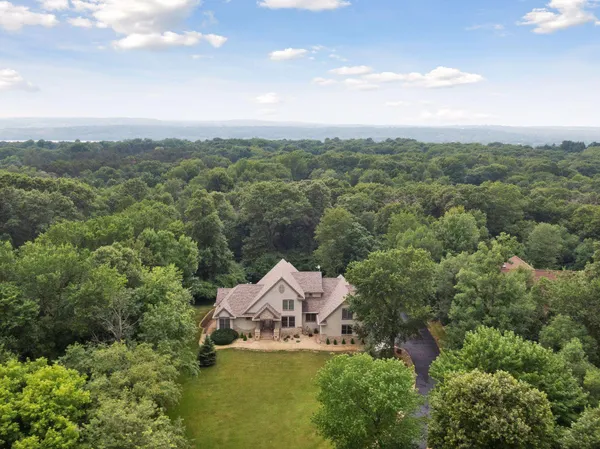 $1,049,000 | 241 Starrwood, Hudson, WI 54016