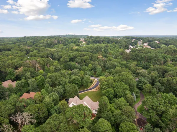 $1,049,000 | 241 Starrwood, Hudson, WI 54016