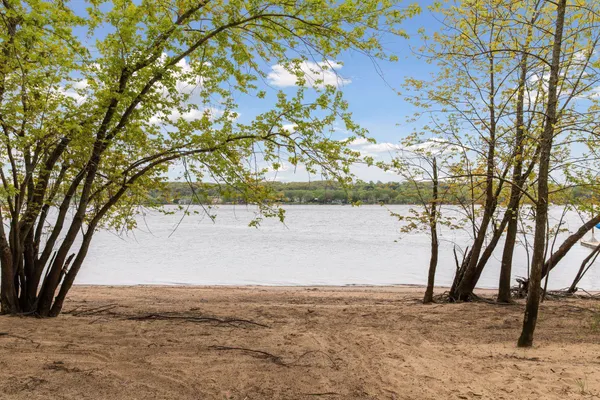 $1,049,000 | 241 Starrwood, Hudson, WI 54016