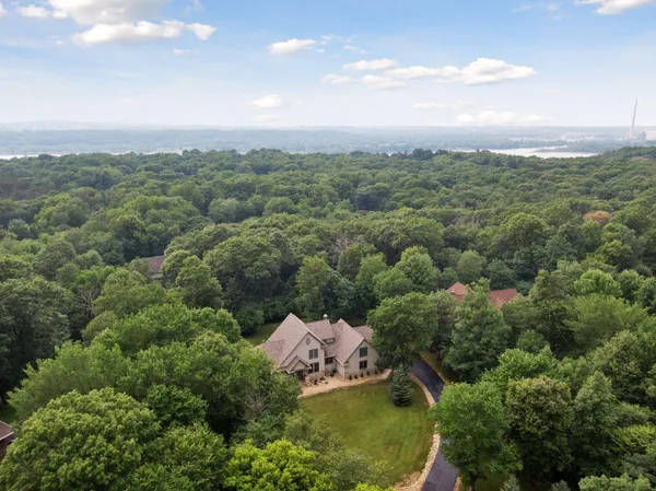 $1,049,000 | 241 Starrwood, Hudson, WI 54016