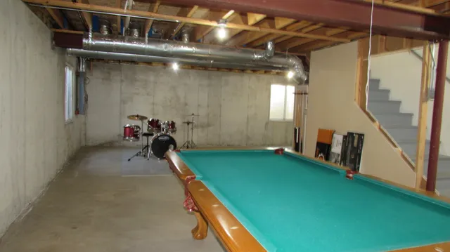 $389,000 | 21401 Prestwick Drive, Crest Hill, IL 60403